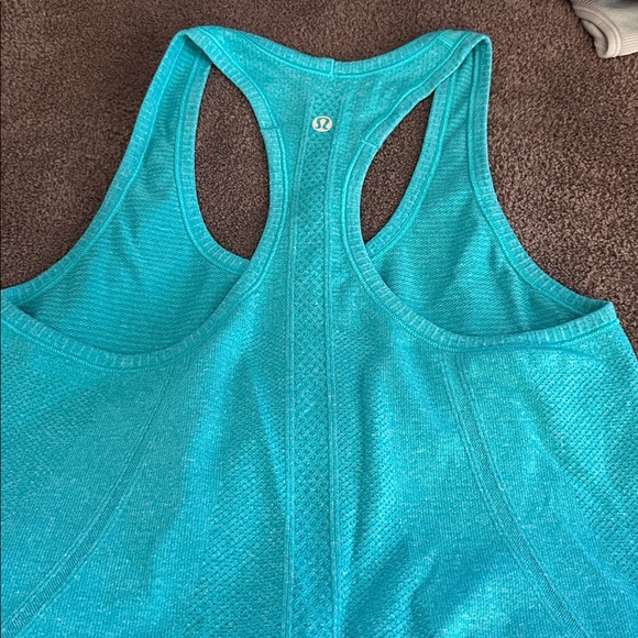 Lululemon teal size 6 swiftly tank. Longer length, great condition - Picture 4 of 4